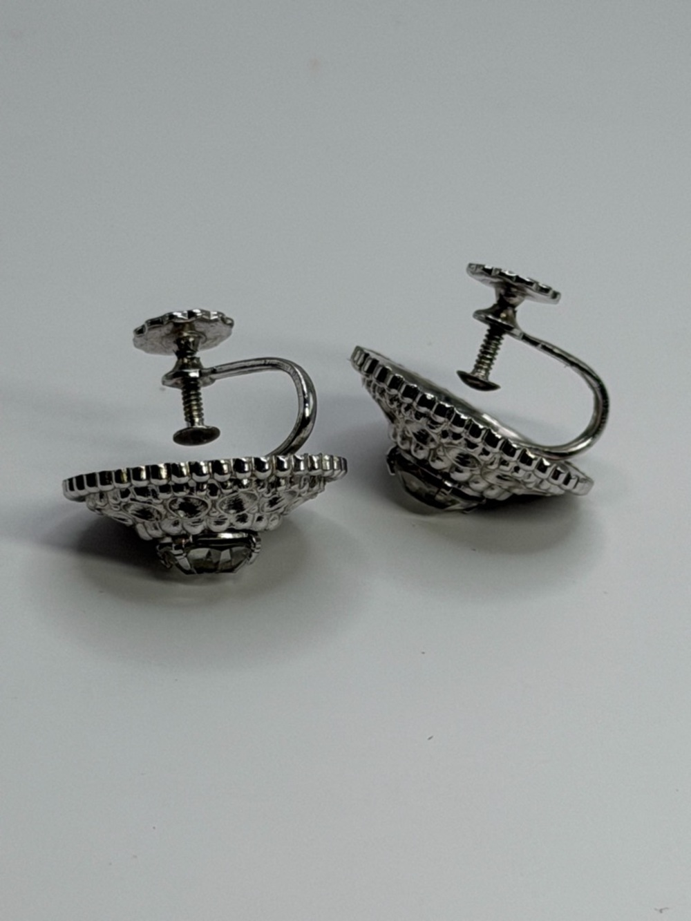 Coro Vtg sparkly button screw back Earrings - Picture 7 of 10